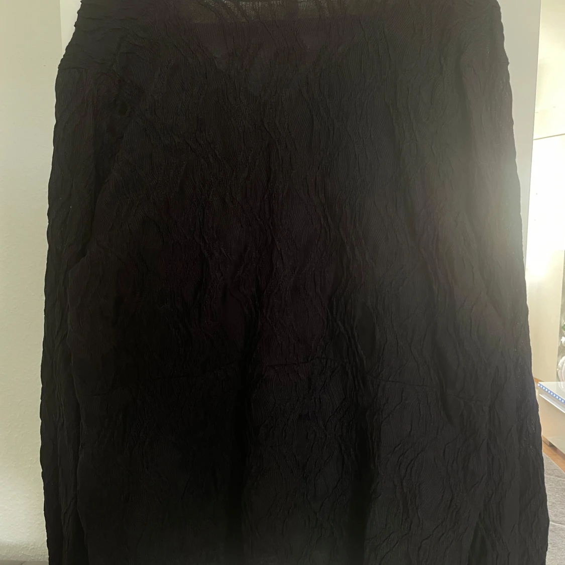 Svart långärmad blus med struktur  - 2