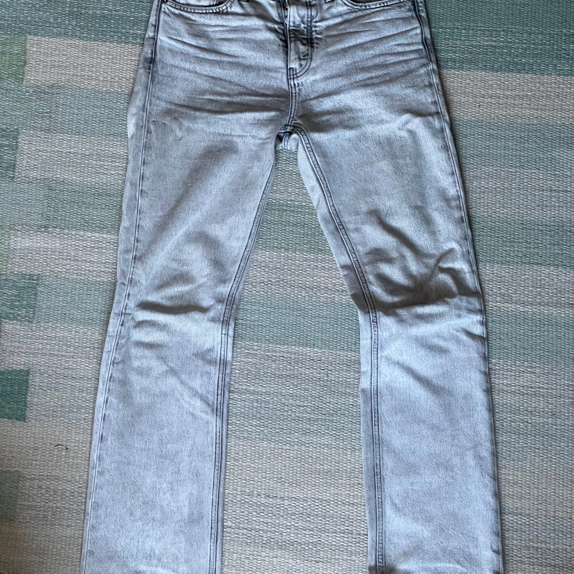 Ljusgrå Rush Jeans från Hope