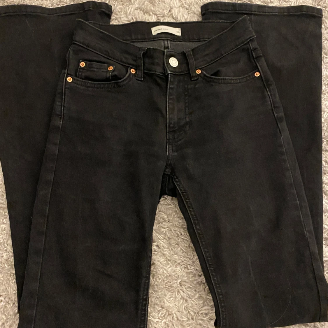 Svarta bootcut jeans från Perfect Jeans - 1