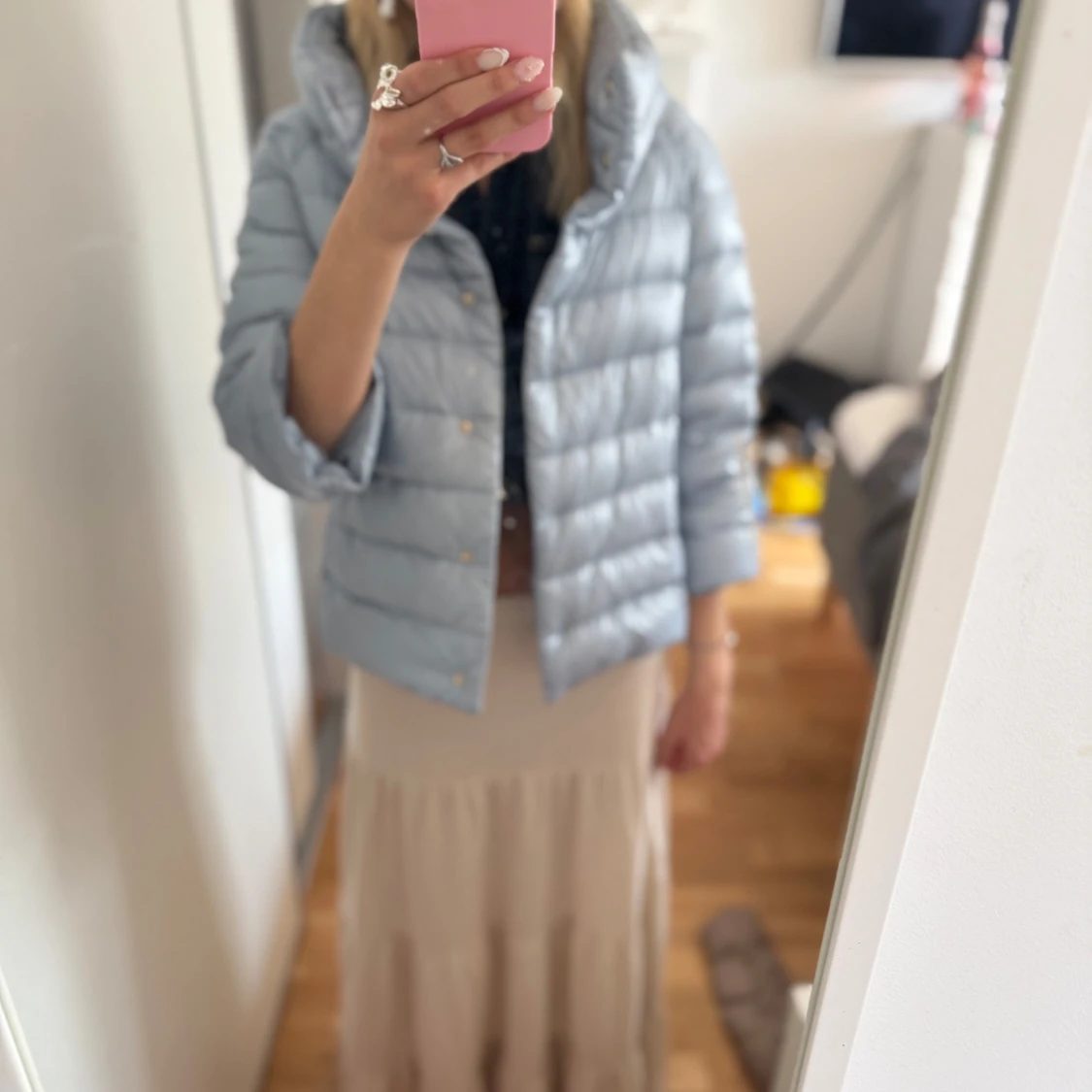 Ljusblå pufferjacka från Herno - 1