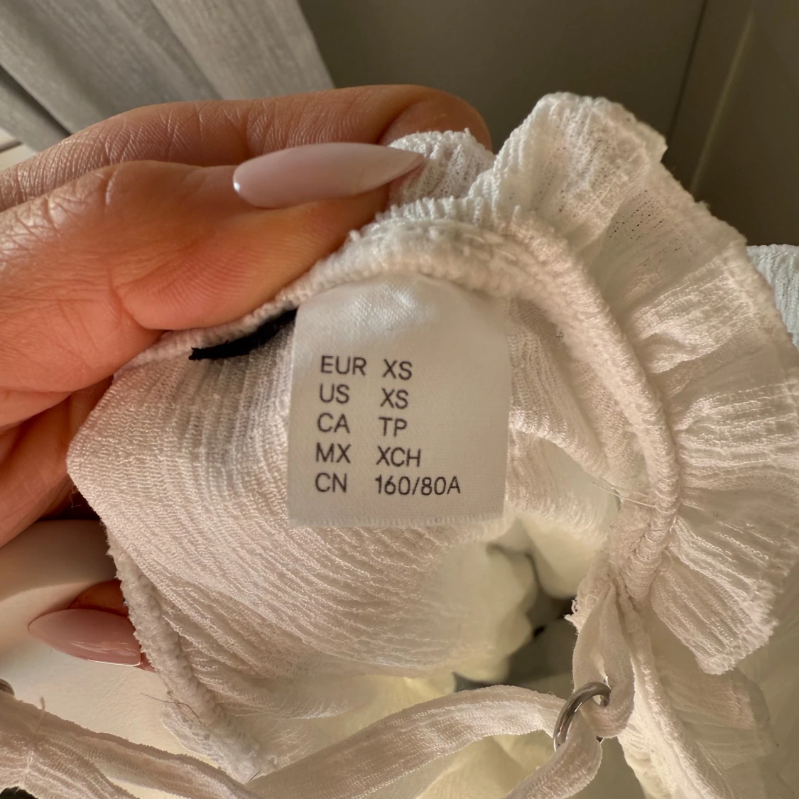 Vit långklänning med volanger - 1