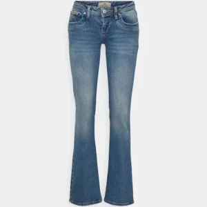 Ltb jeans - jätte fina ltb jeans. säljer för dom är för stora. använt typ 15 gånger. 💙storlek 24/30