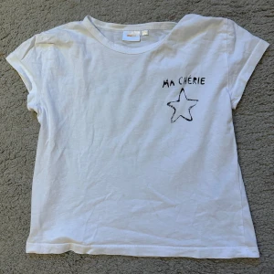 Ma cherie t-shirt - Knappt använd ma cheire t-shirt från gina young🥰