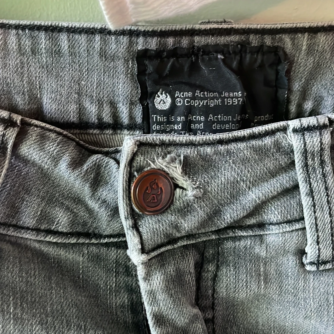 Grå jeansshorts från Acne  - 1