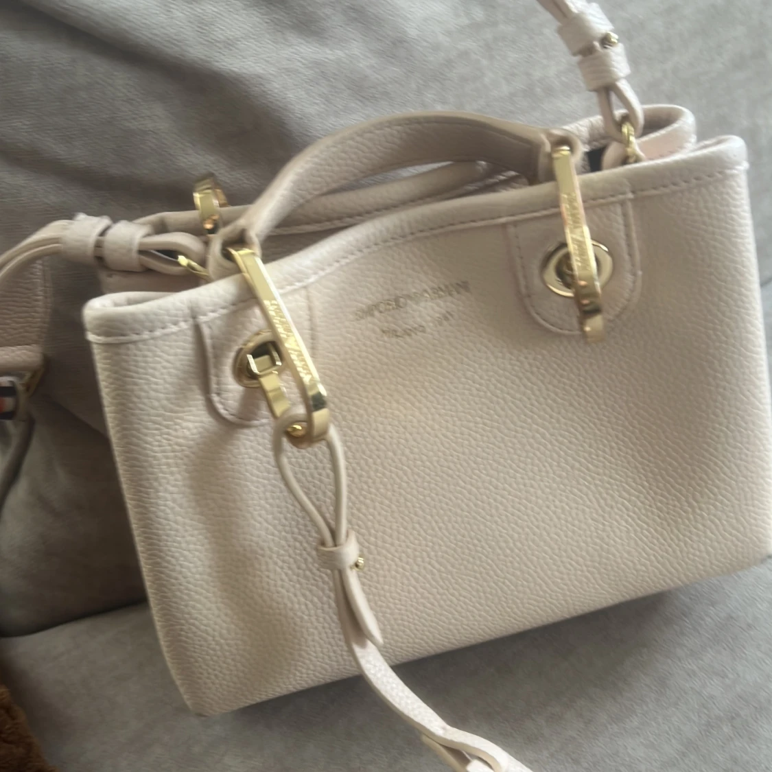 Vit axelväska från Emporio Armani