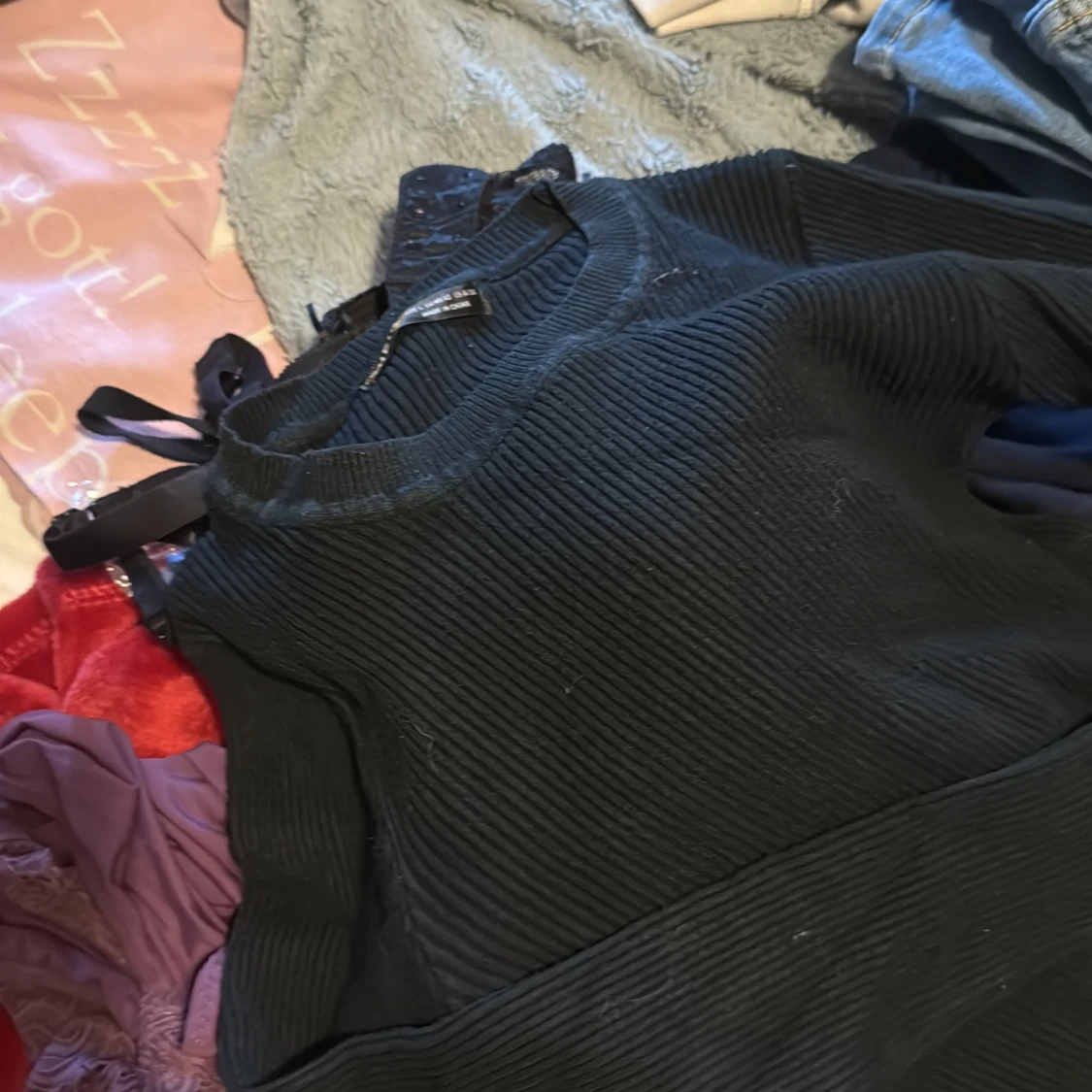 Svart ribbad croppad tröja från SHEIN - 4