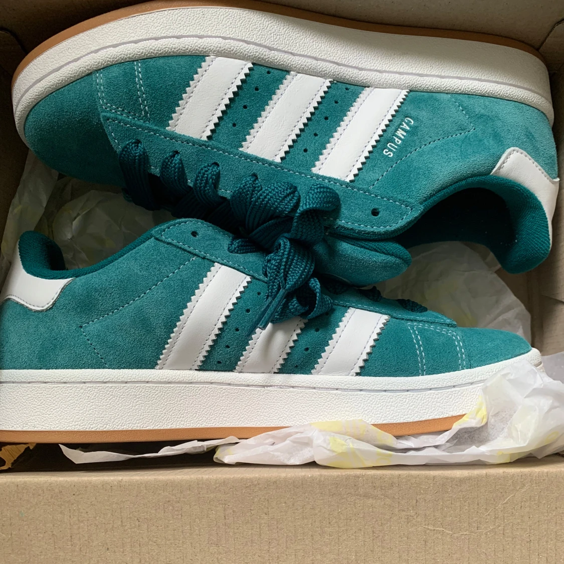 Adidas Campus turkosa sneakers