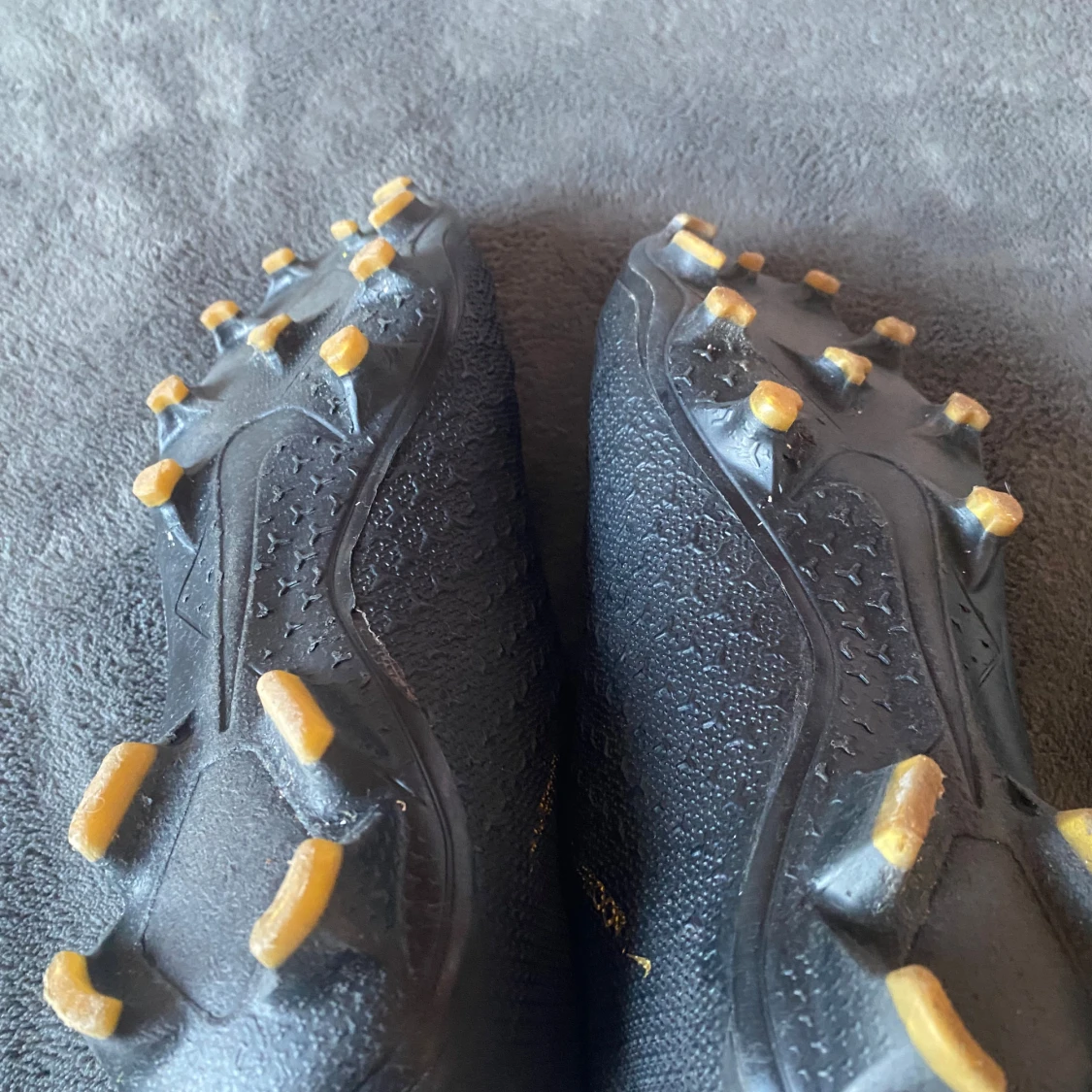 Nike Phantom Vision fotbollsskor svart/guld - 2