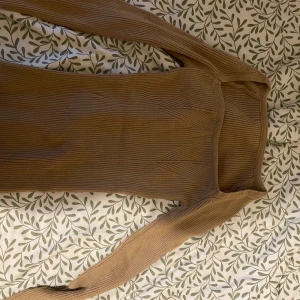 Stickad tröja - Beige stickad tröja
