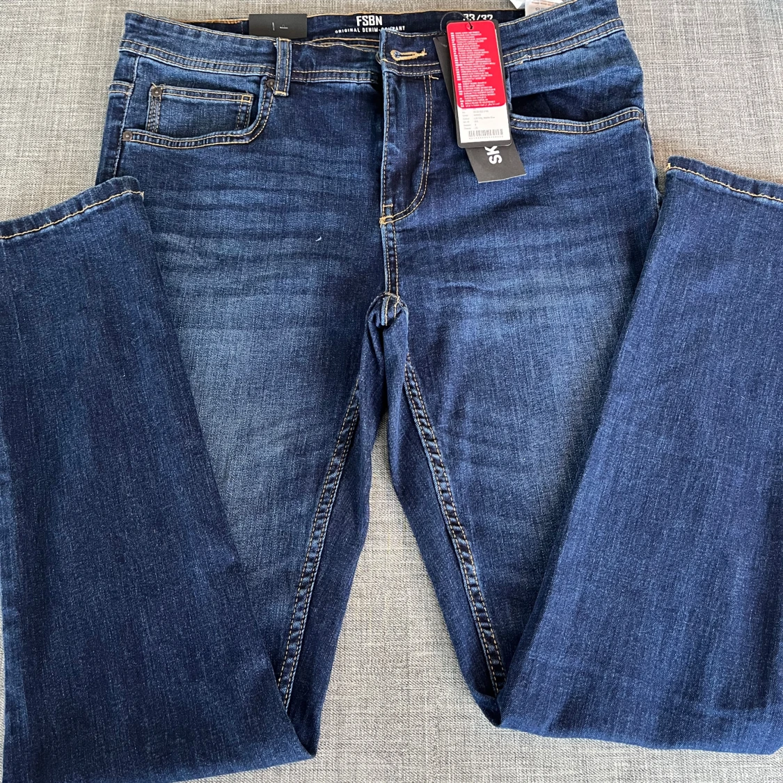 Mörkblå skinny jeans från FSBN