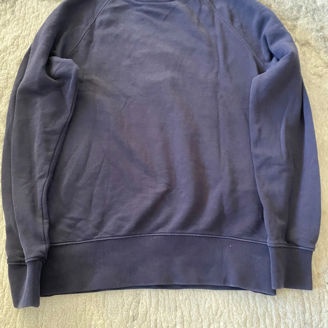 Mörkblå sweatshirt från GANT - 1