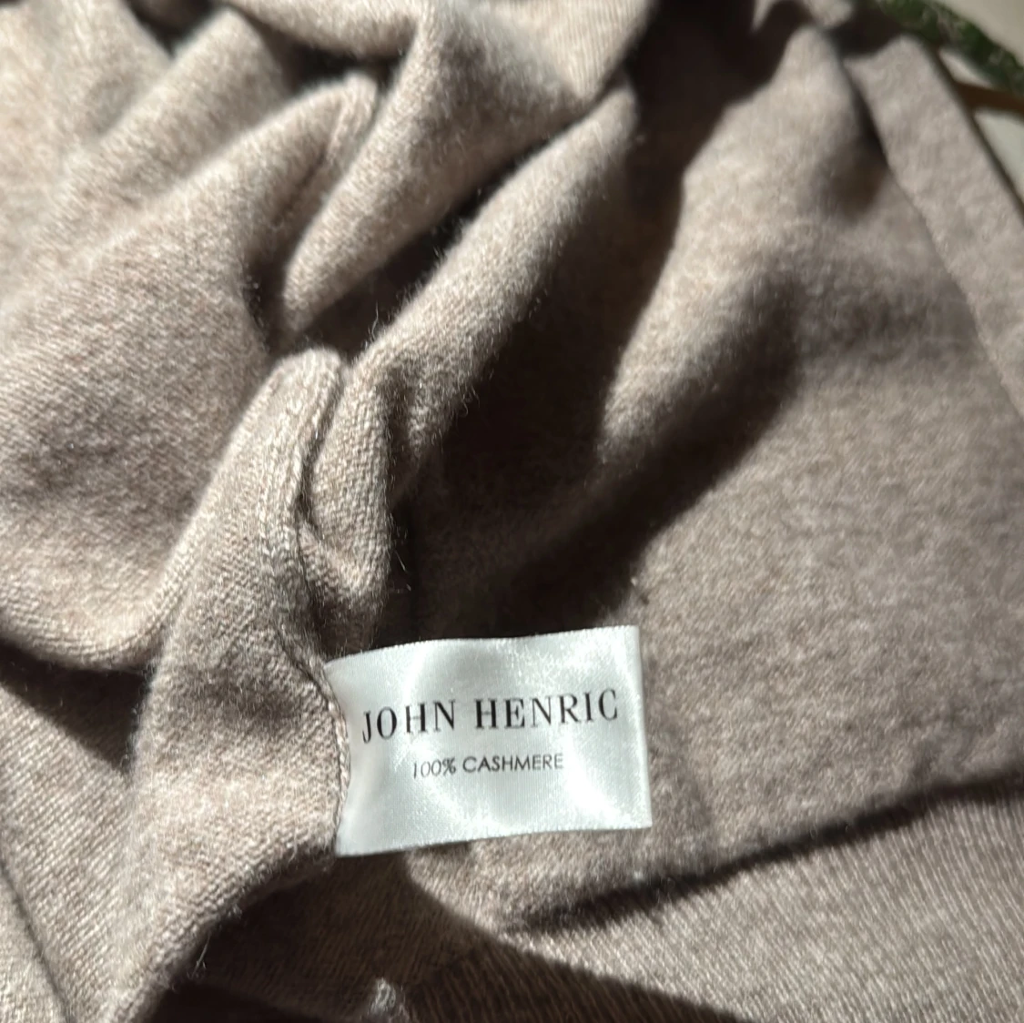 Beige kashmirhoodie från John Henric - 3