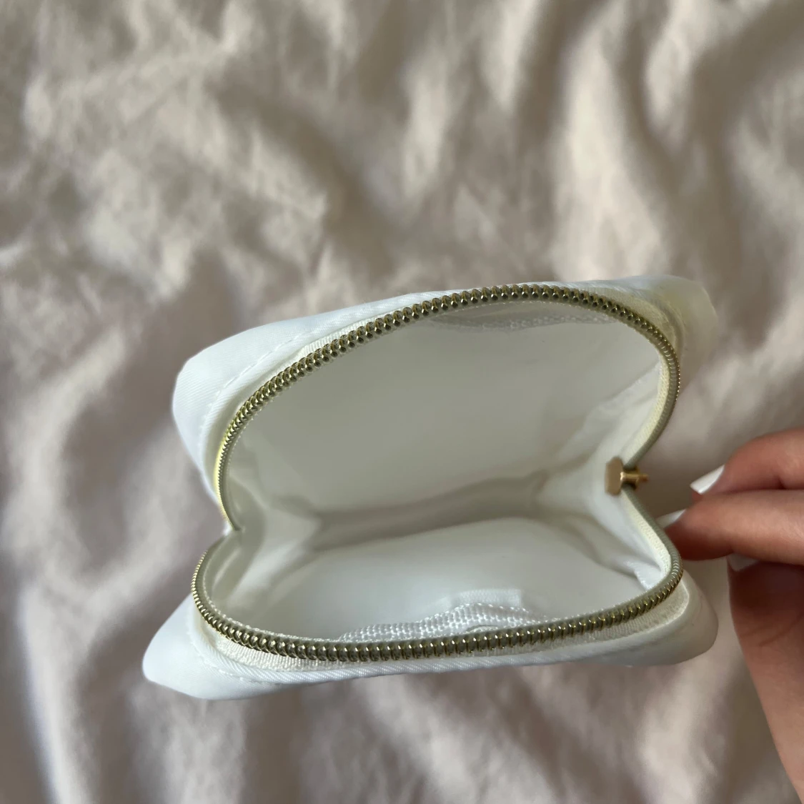 Vit liten väska med smiley-detalj - 2