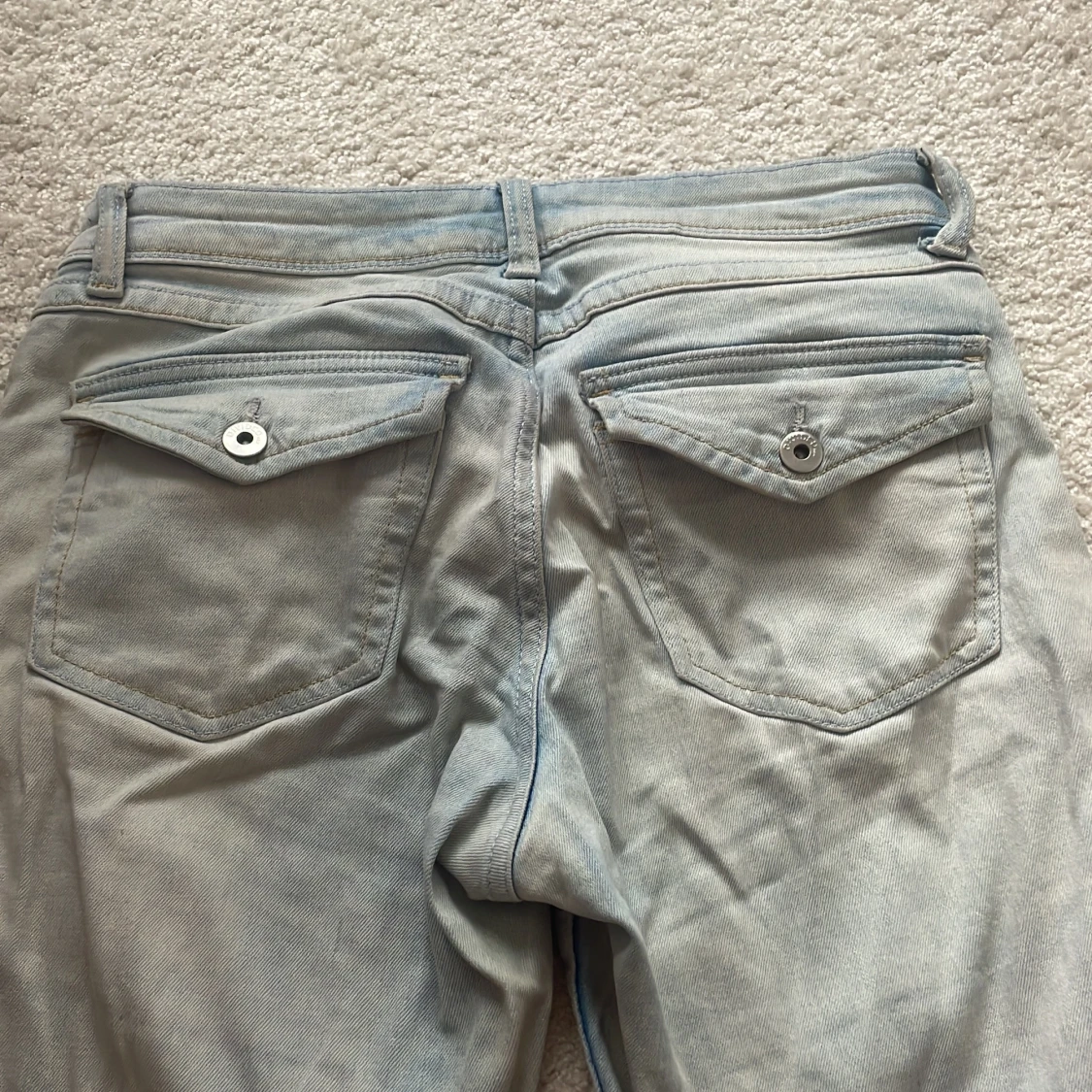 Ljusblå bootcut jeans - 4