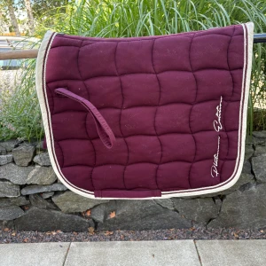  Jättefint schabrak  -  Jättefint, schabrak aldrig använt i storlek ponny 💞