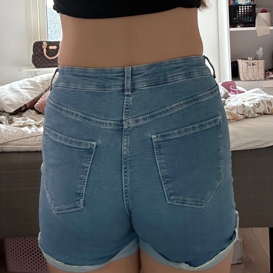 Blåa highwaist jeansshorts &Denim - 1