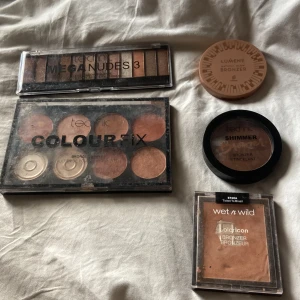  sminkpaket med paletter -  Säljer nu massa smink då jag rensar ut, det mesta är helt fullt. Det är blandade märken som IsaDora, technic, Lumene osv. Paketpris blir 180kr för allt men om man vill ha enskilda saker får man skriva till mig!💗