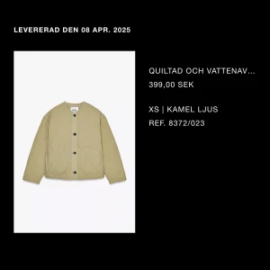 Quiltad jacka från Zara - Använd fåtal gånger så i jätte fint skick, det är i färgen på första bilden (kamelljus) , slutsåld på hemsidan, nypris 399kr, skicka privat om ni vill ha fler bilder💓
