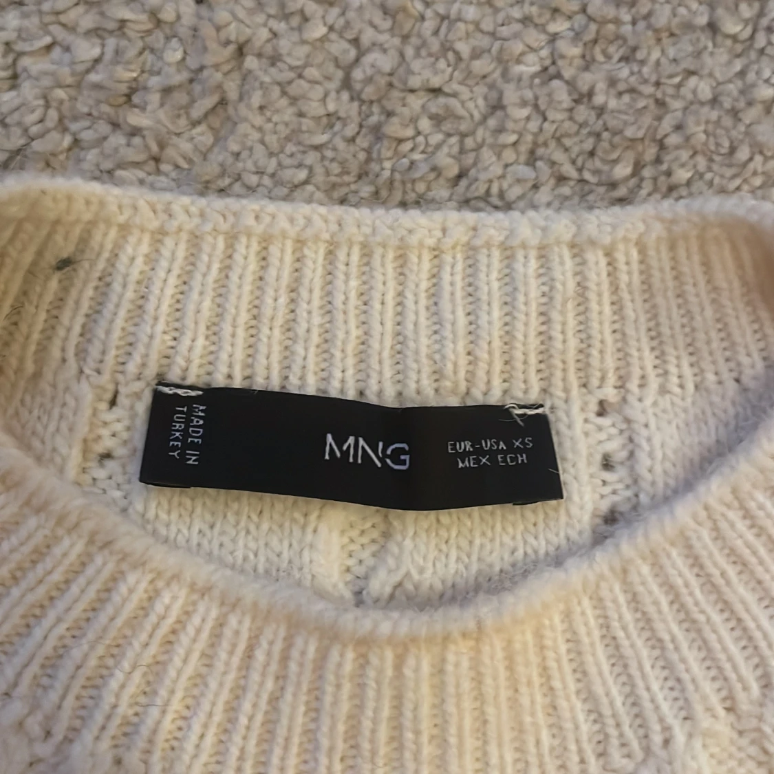 Stickad tröja volanger - 2