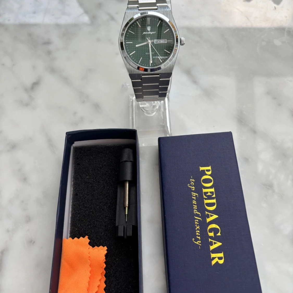 POEDAGAR herrklocka med grön urtavla - 91