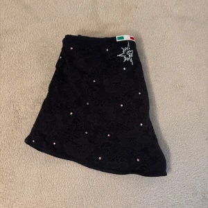 Karisma kjol - Säljer en kjol från karisma i storlek M. Superfin och är såklart perfekt till konståkning:) skriv vid frågor! 