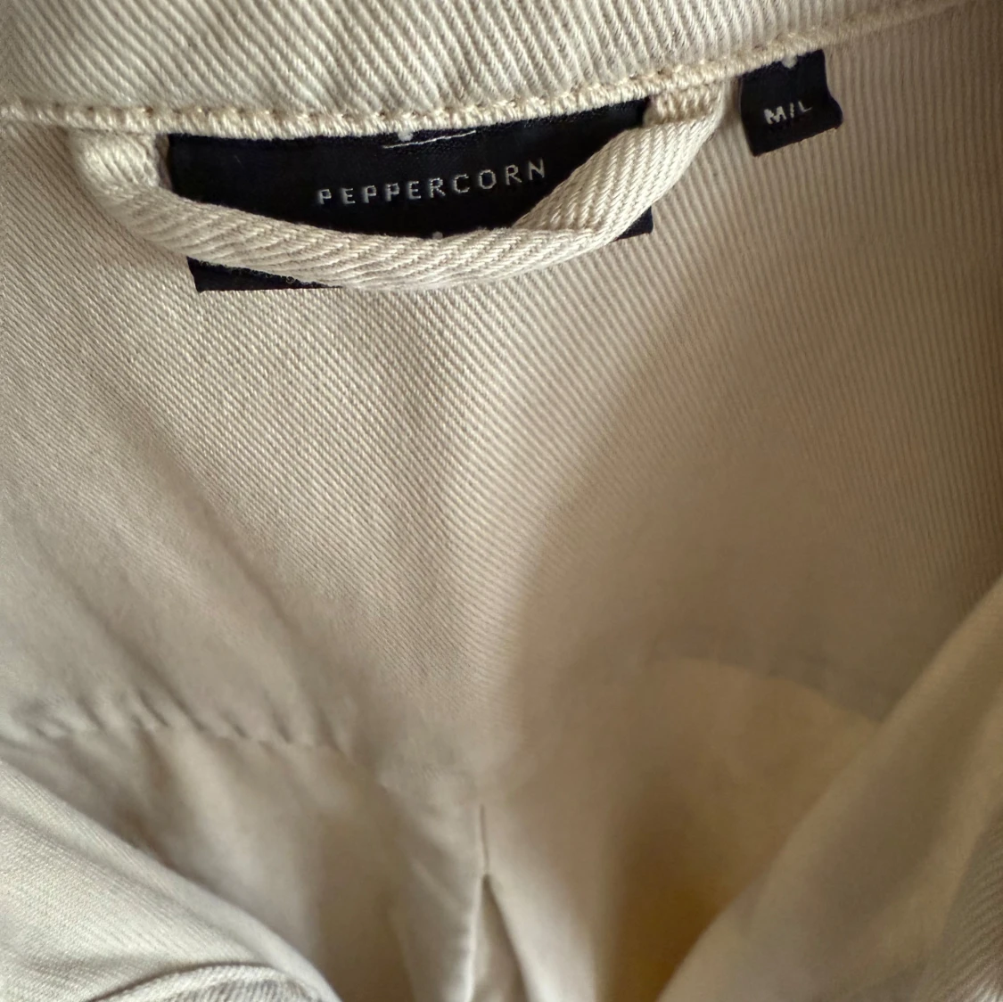 Beige ärmlös skjortklänning Peppercorn - 2