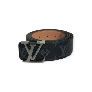 Louis Vuitton Bälte  - Helt nytt aldrig använt. Storlek 110cm. Kan frakta eller mötas i Stockholm. Postar inom 24 timmar