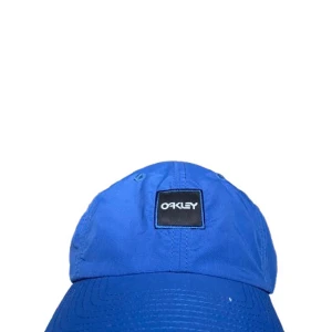 Blå keps från Oakley - Skön, fin keps ifrån Oakley. Aldrig använd! Nypris 429kr 