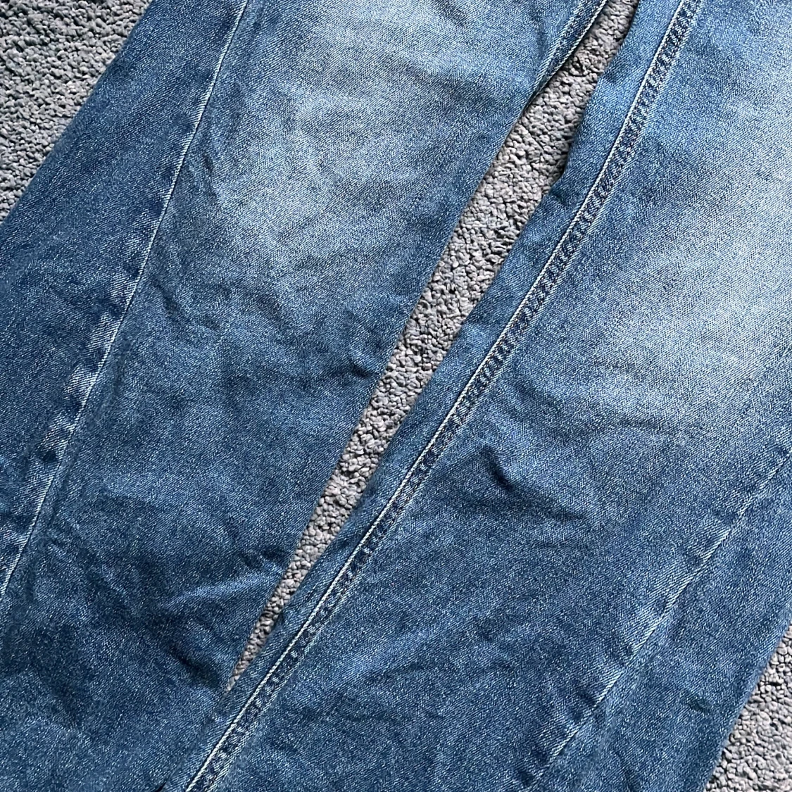 Blå bootcut jeans från Pull&Bear - 1