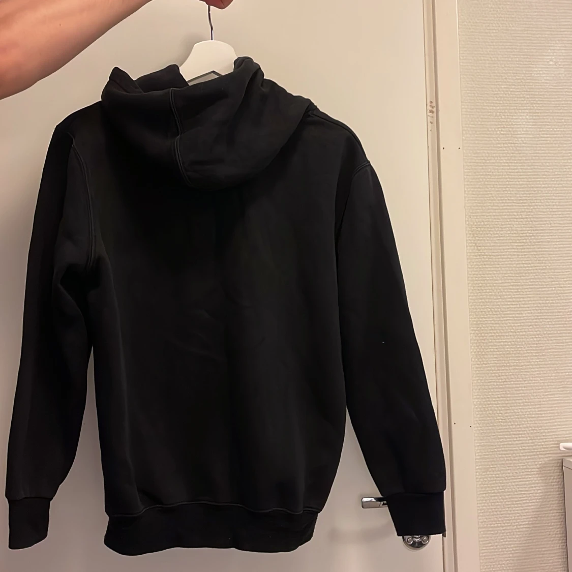Svart hoodie från Comme des Garçons Play - 1