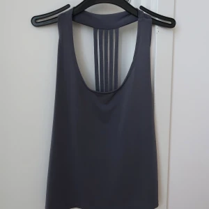 Blågrått linne  - Använd några få gånger, som ny, normal i storleken 