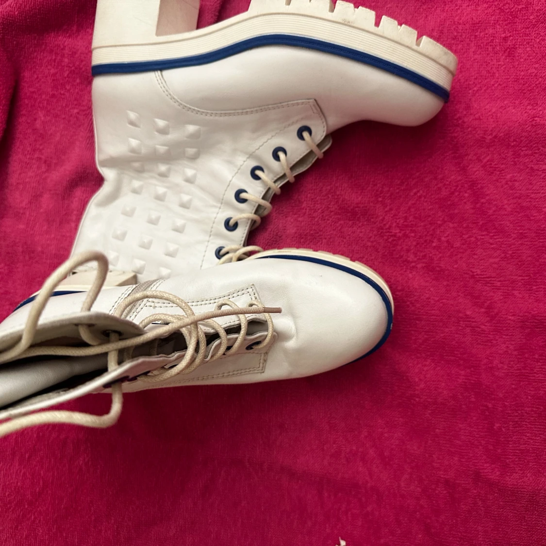 Vita boots med klack från KISSCAT - 4