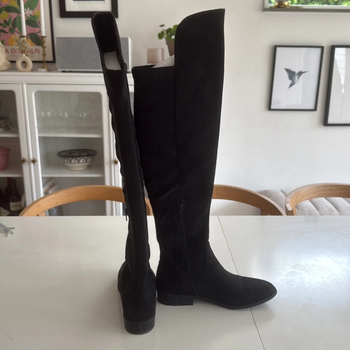 Svarta höga stövlar i mocka och textil - 2