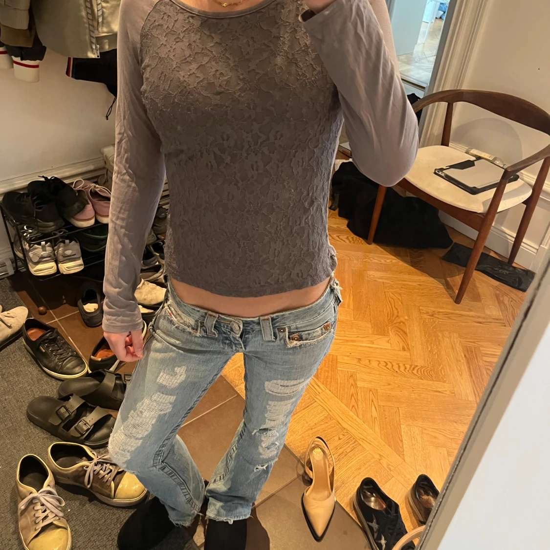 Grå långärmad topp med spets - 2