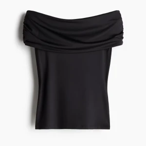 Off shoulder topp  - Superfin off shoulder topp från H&M! Använd endast en gång, inga defekter alls. 🖤🪩✨