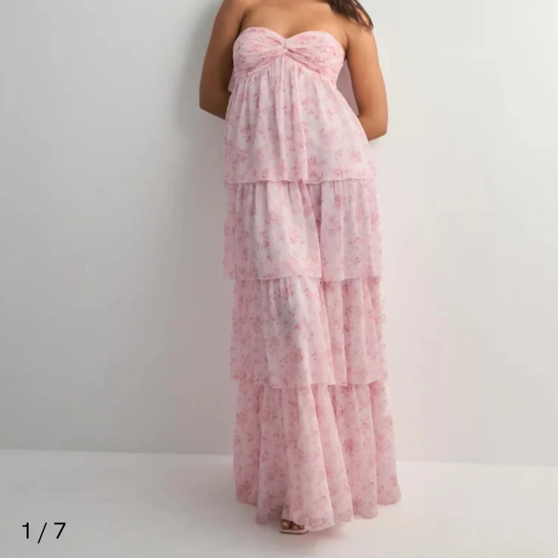 Nelly klänning ”dreamy frill dress”