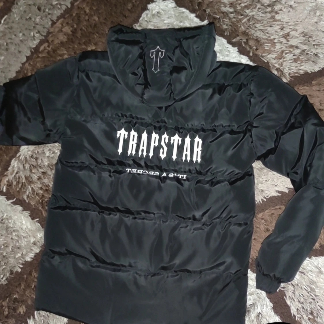 Svart pufferjacka från Trapstar