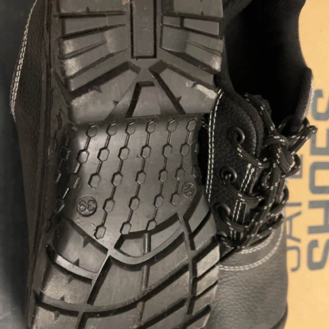 Svarta boots med snörning från Guard - 2