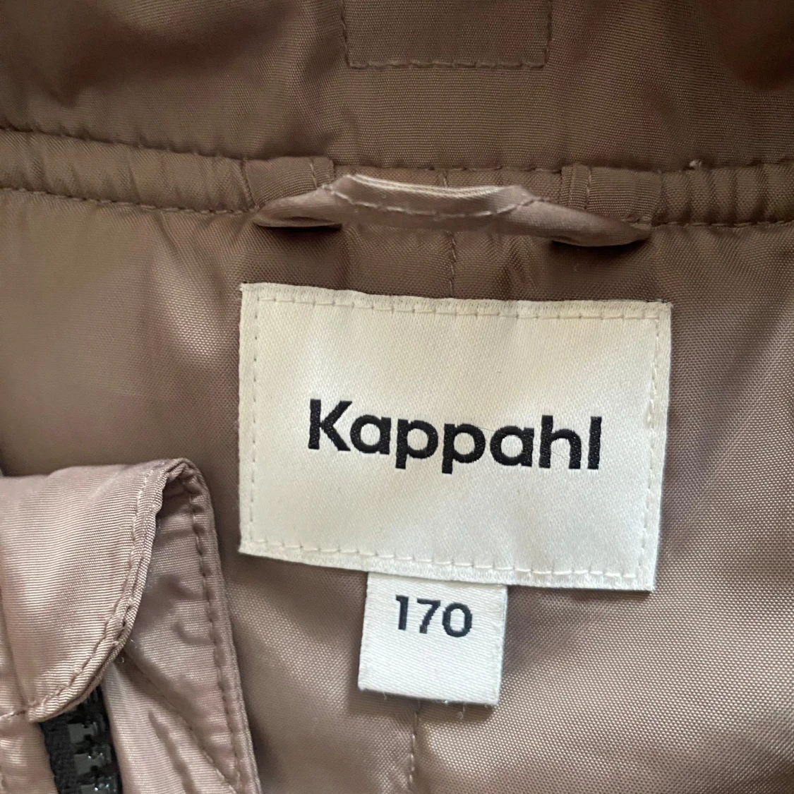 Beige bomberjacka med avtagbar huva - 4