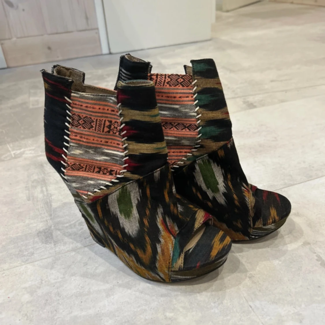 Färgglada kilklackar från ALDO - 2