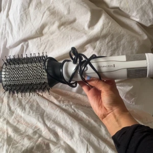 Remington varmluftsborste 1200w  - Testad 1 gång, som ny! 