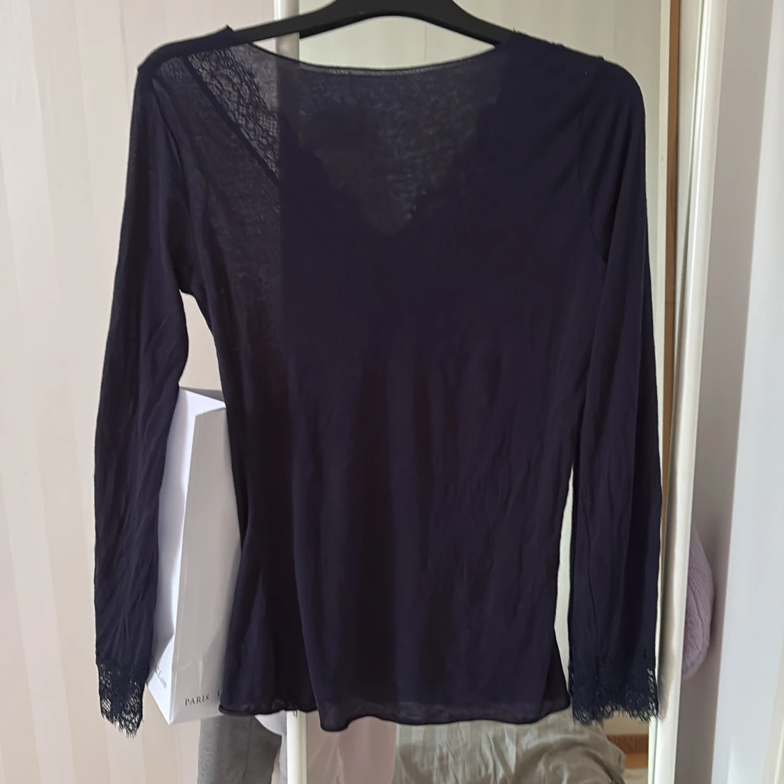 Mörkblå tröja från Intimissimi - 4