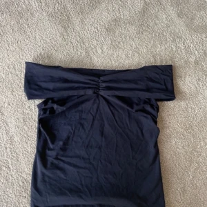 Svart offshoulder topp  - Knappt använd💞