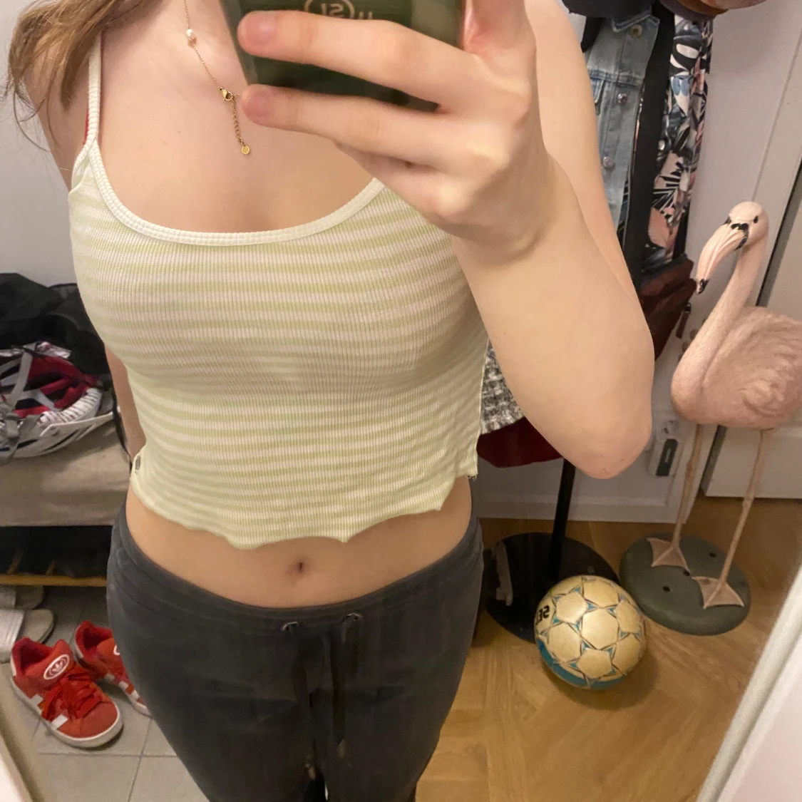 Ljusgul och vit randig croppad linnetopp