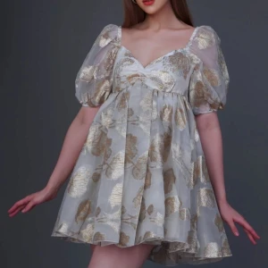 SÖKER DENNA KLÄNNING - SÖKER DENNA KLÄNNING