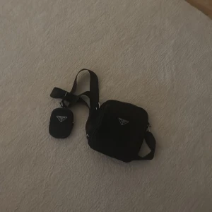 Svart väska  - En väska jag knappt använder 