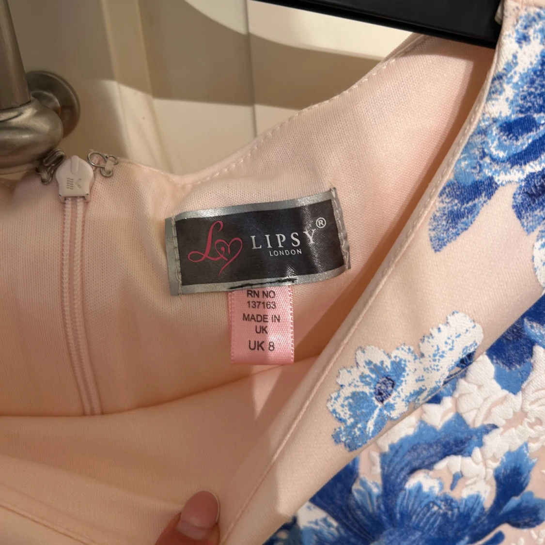 Blommig klänning från Lipsy London - 1