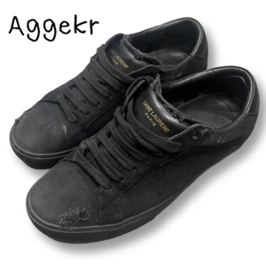 Svarta Saint Laurent Sl06 Skor - Sjukt snygga saint laurent pjucks, strlk 40,5 sitter som 41-42, 7/10 skick, självklart äkta, inget og🙏