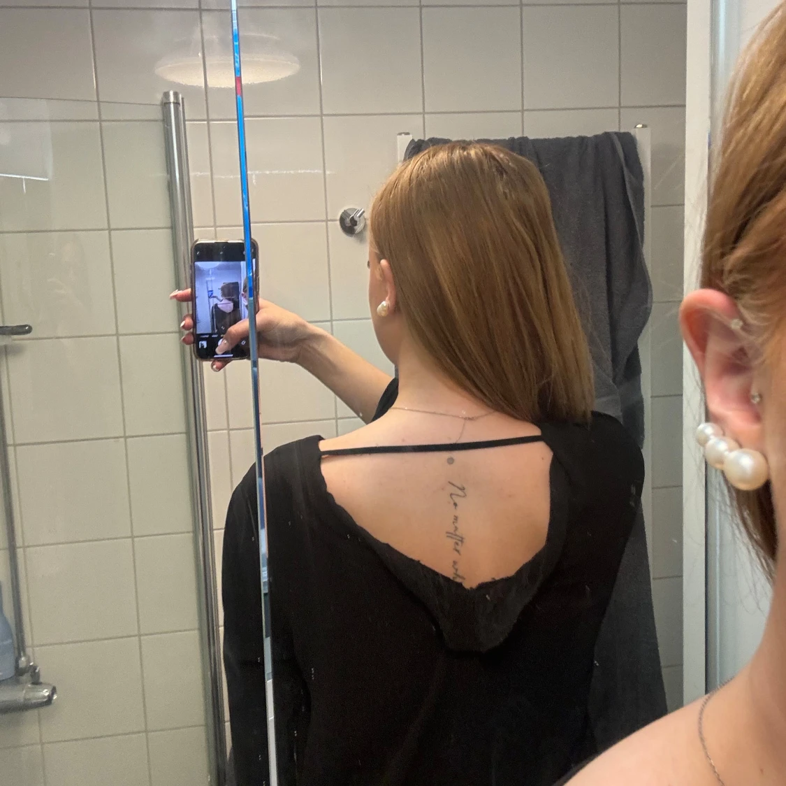 Svart v-ringad topp från ONLY - 1