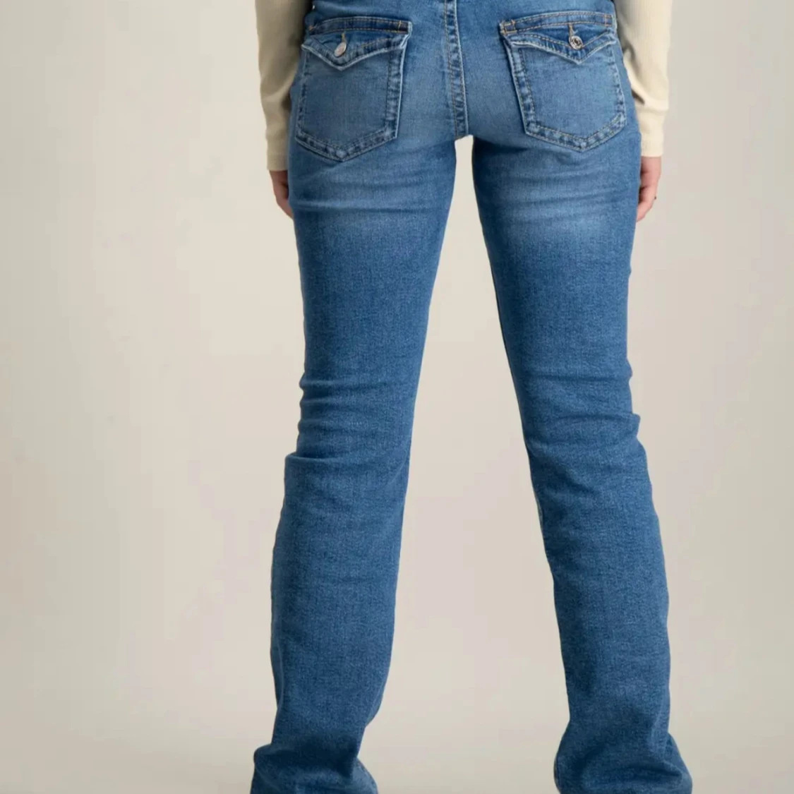 Blå bootcut jeansbyxor - 2